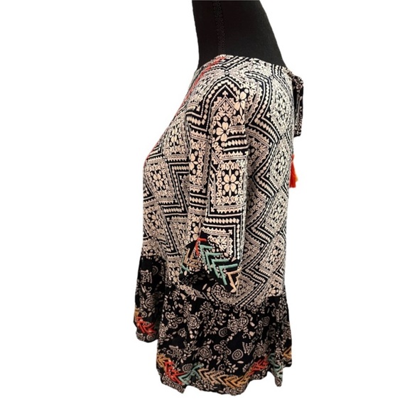 Altar’d State Women’s Short Sleeve Embroidered Peplum Hem Top - Picture 3 of 7